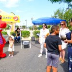 Mascot with children 